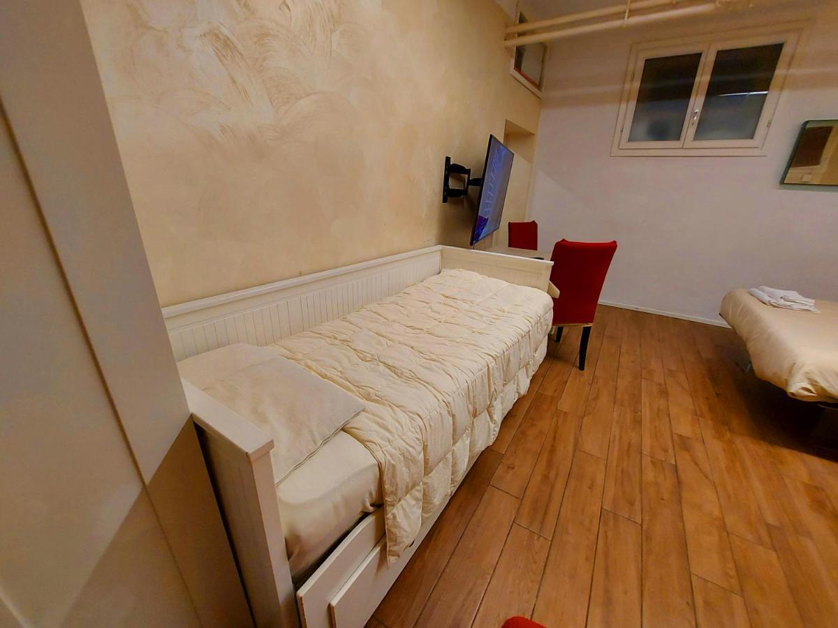 Free Breakfast - Big Apartment In The Heart Of Róma Kültér fotó